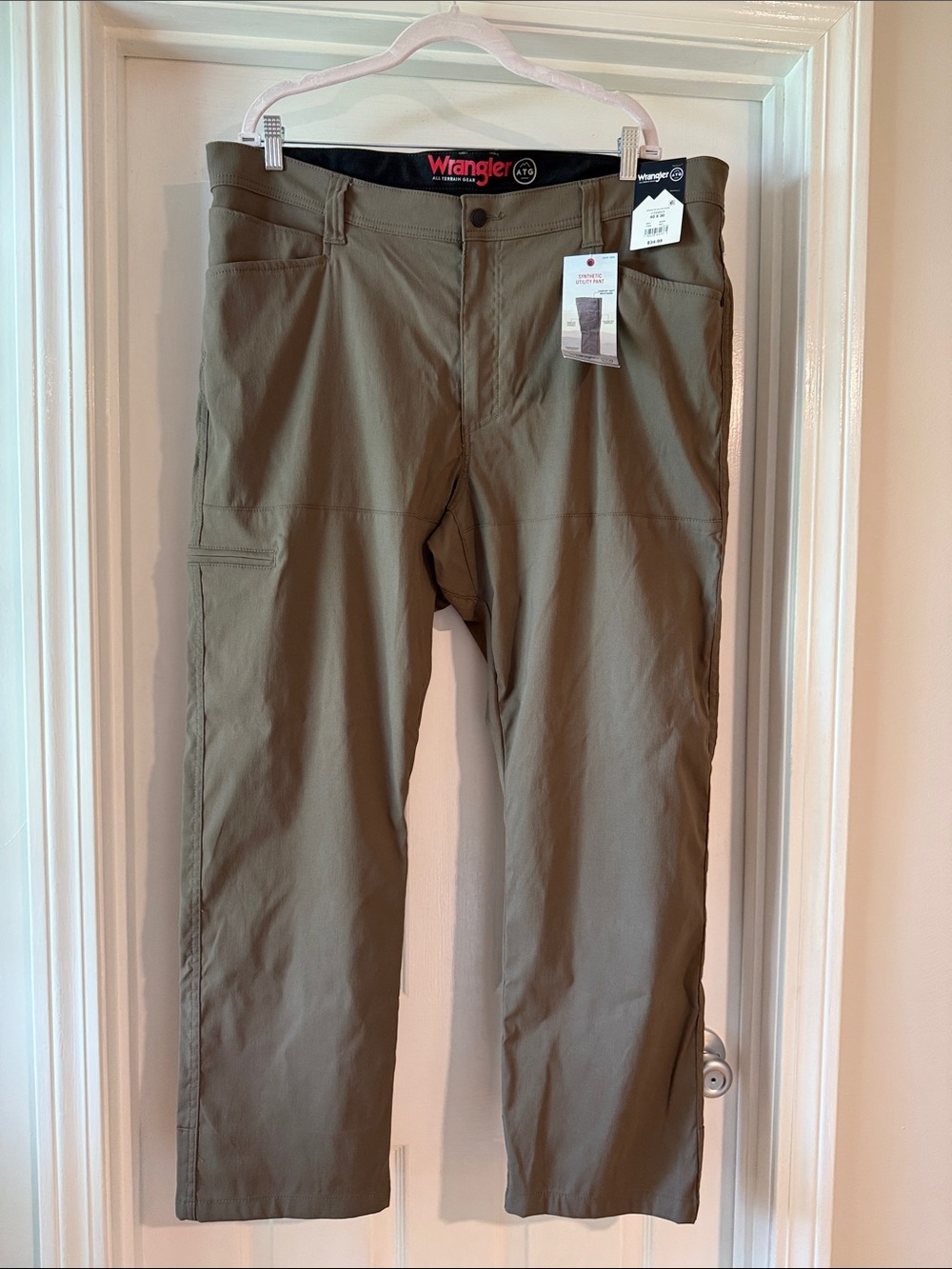 Wrangler Men's Olive Utility Cargo Pants — *NEW WITH TAGS*